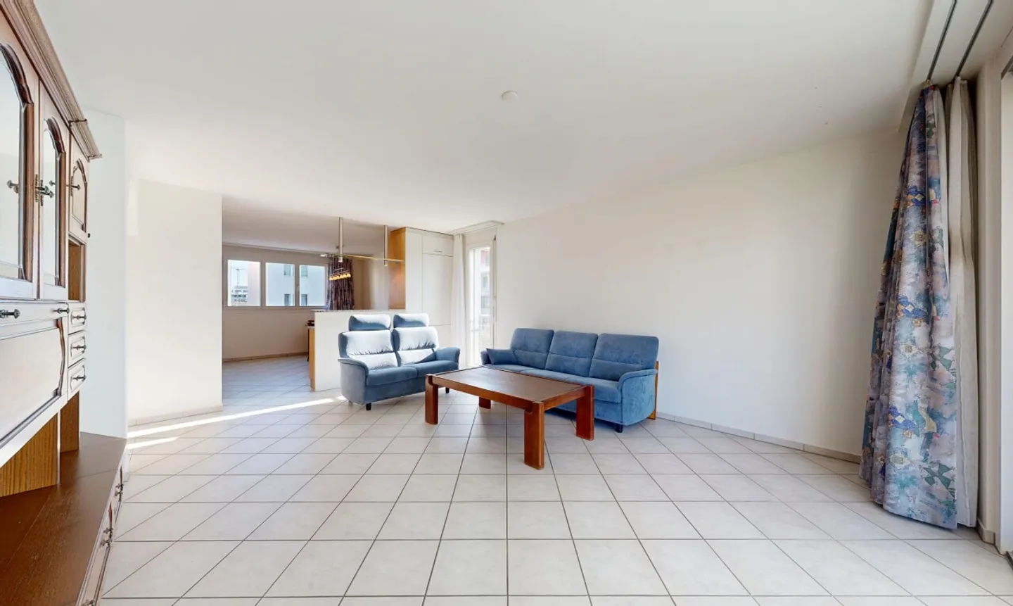 Appartamento luminoso 4.5 locali a Rotkreuz - Foto 5 di 11