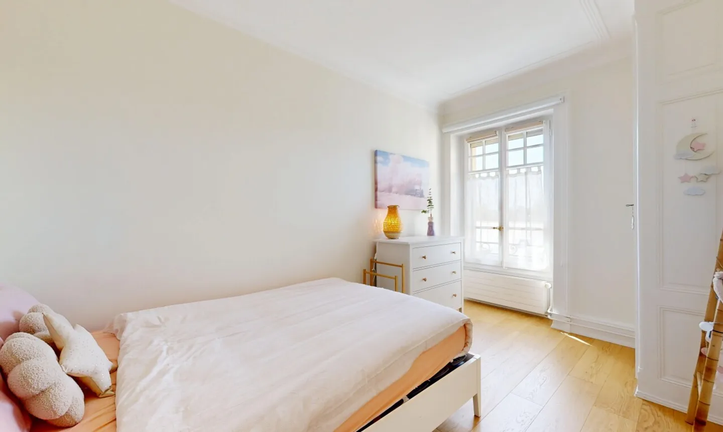 Charming character apartment in Chêne-Bourg - Photo 8 of 11