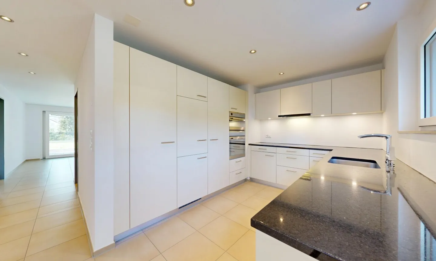 Gepflegte 3.5-Zimmerwohnung mit sonnigem Sitzplatz - Foto 5 di 11
