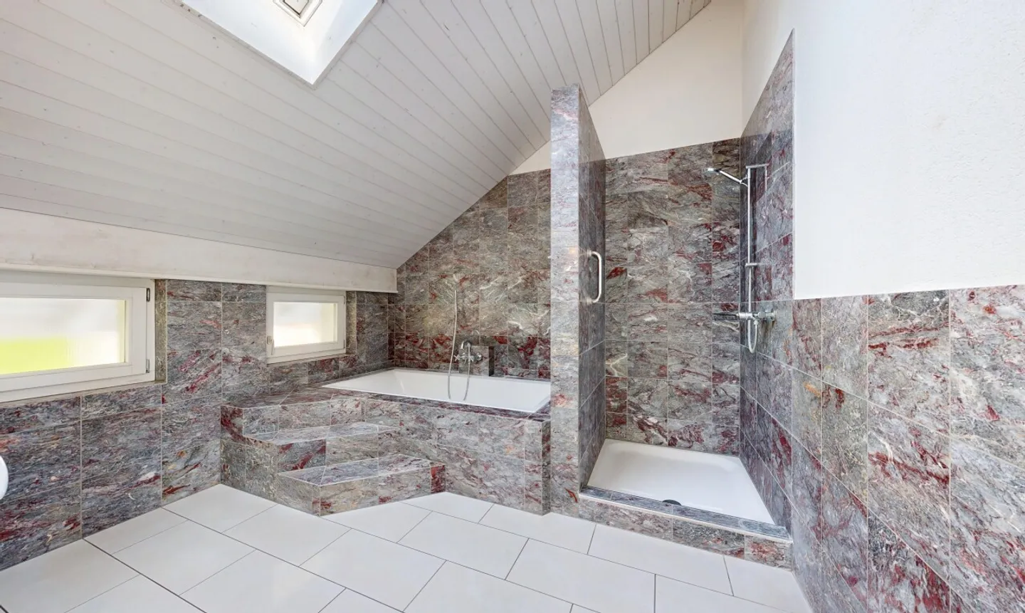 Spacious 6.5-room single-family house with garden and stunning views - Photo 8 of 11