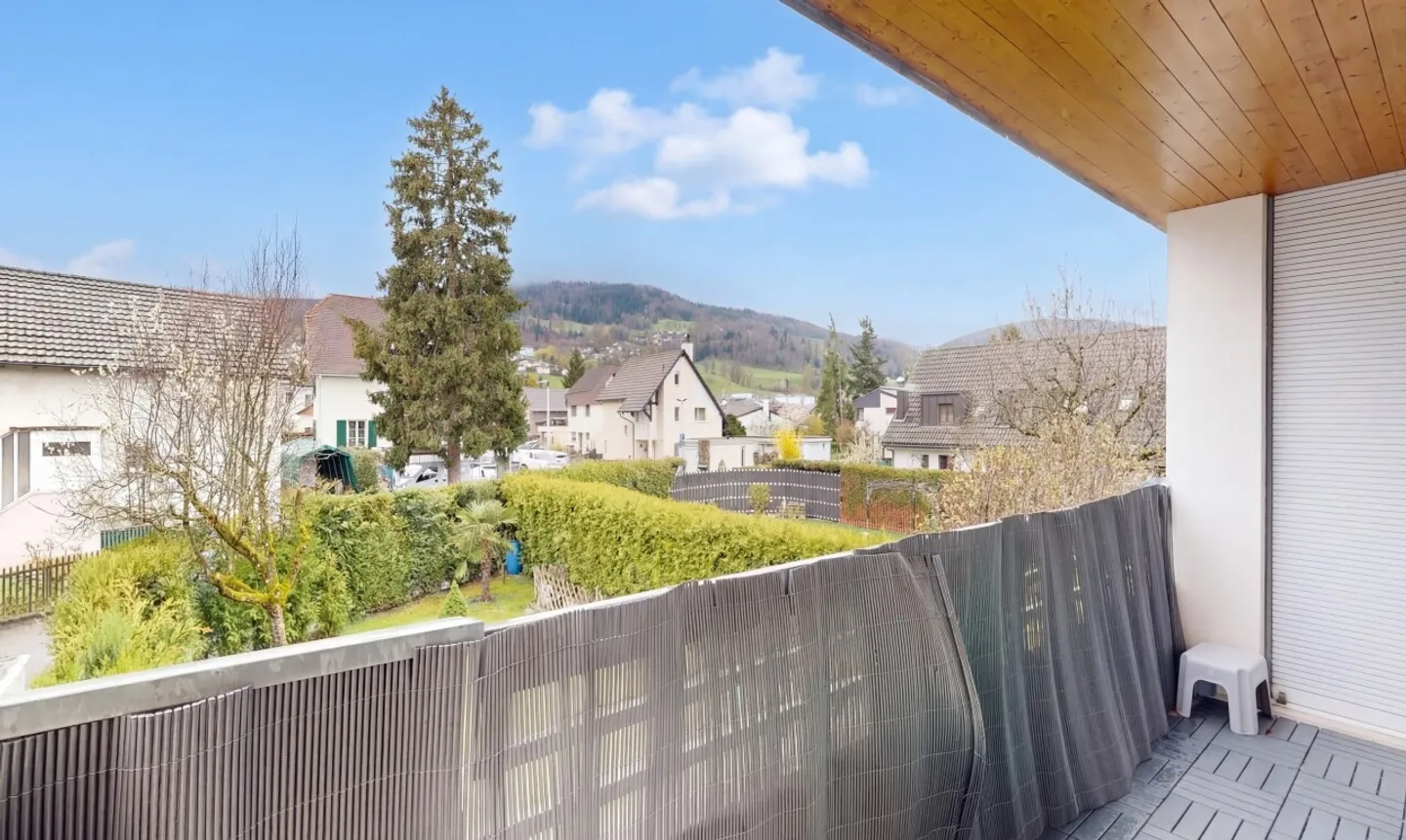 Renovated 5.5-room semi-detached house with large garden and separate garage - Photo 9 of 11