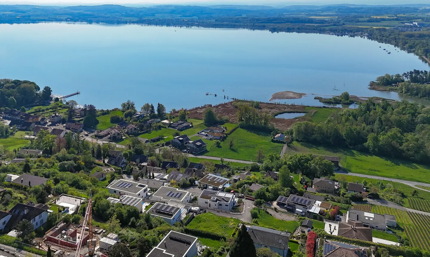 Villa architettonica con vista panoramica sul lago e sulle montagne - Foto 4 di 13