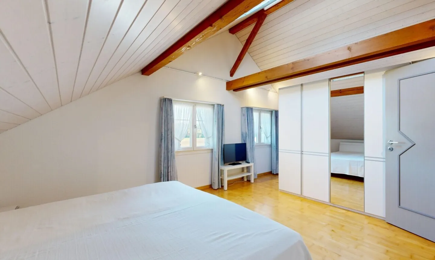 Charmante maison individuelle avec beaucoup d'espace et une belle vue - Photo 5 sur 11