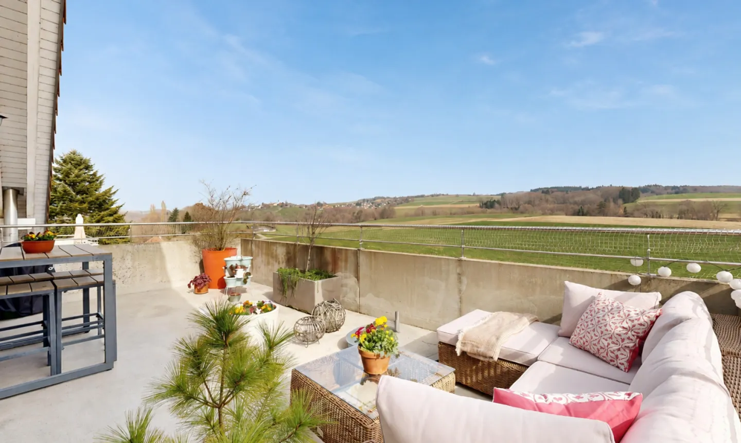 Obergeschoss von 145 m², große Terrasse mit Blick auf die Landschaft - Foto 1 von 11