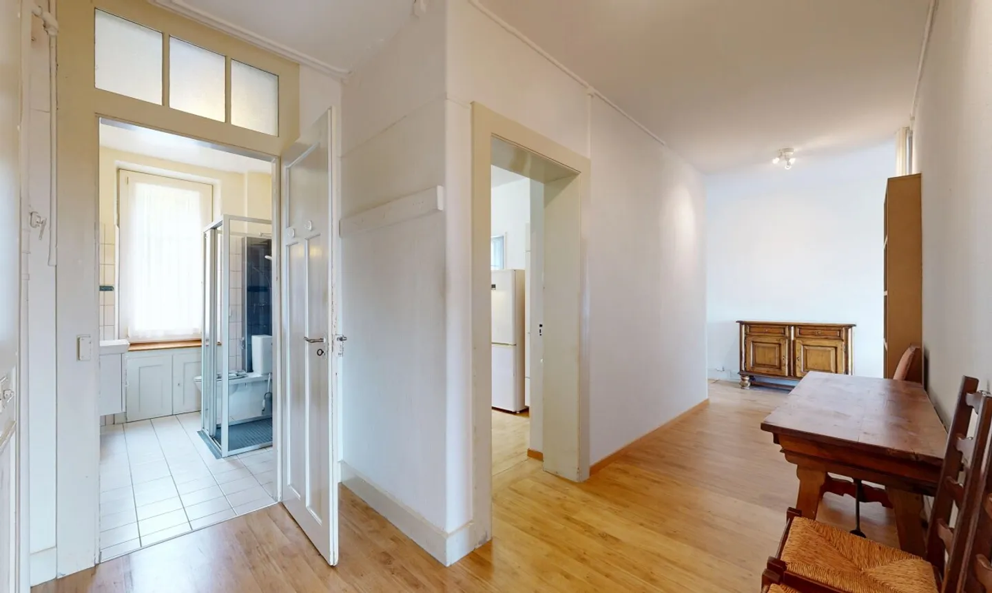 Spacious 2.5 rooms with large garage - Photo 9 of 11