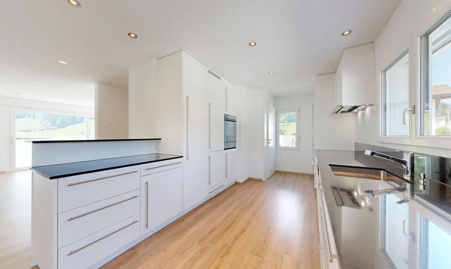 Geräumiges Einfamilienhaus mit Garage - Foto 7 von 11