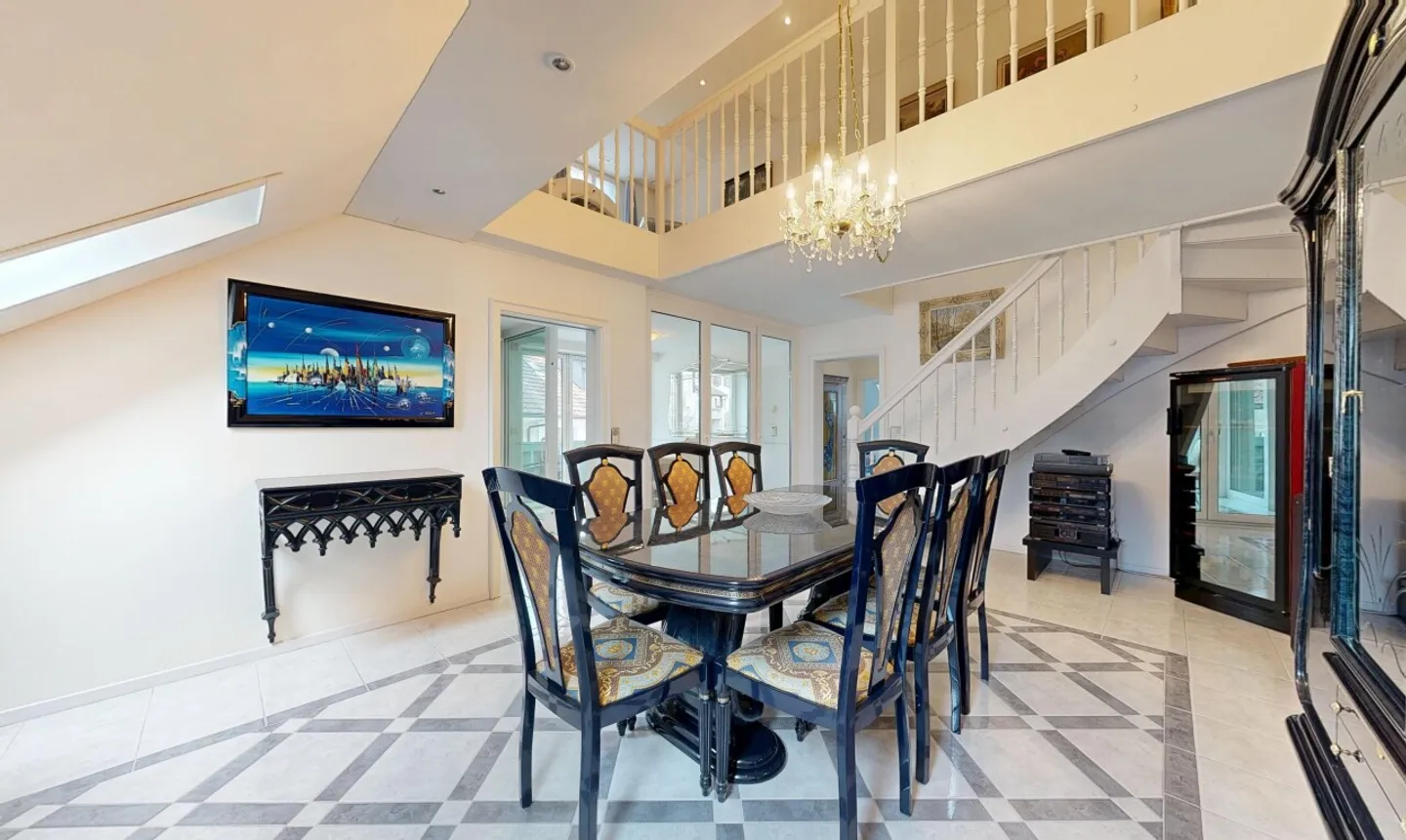 Maisonette im kolonialen Stil - Foto 1 von 11