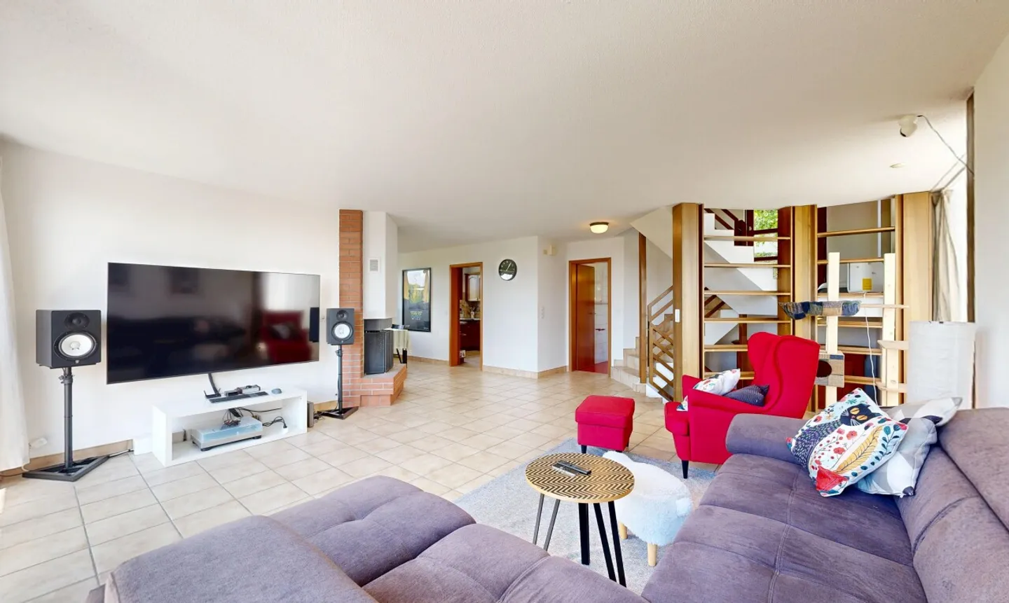 Einfamilienhaus mit viel Privatsphäre und unverbaubarem Ausblick - Photo 3 sur 11