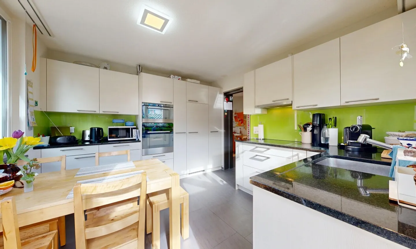 Maison individuelle moderne avec jardin et beaucoup d'espace - Photo 1 sur 11