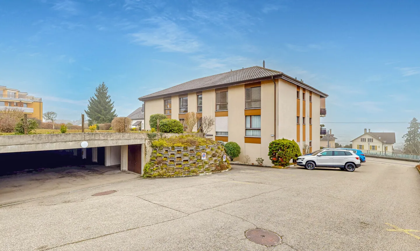 St-Blaise: Grand 5p au dernier étage avec vue sur le lac - Photo 12 of 13