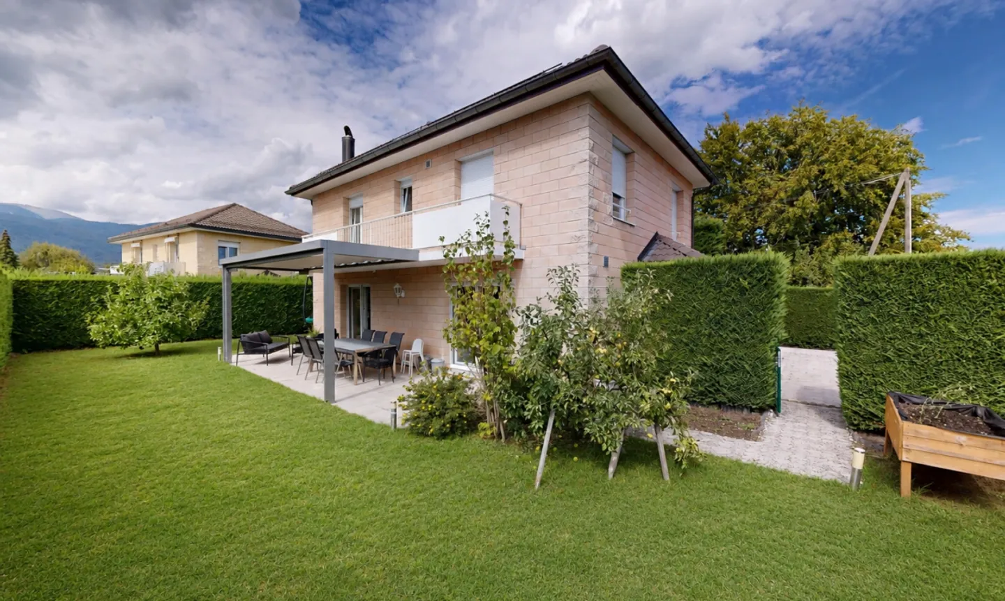 Superb family home perfectly maintained - Photo 1 of 11