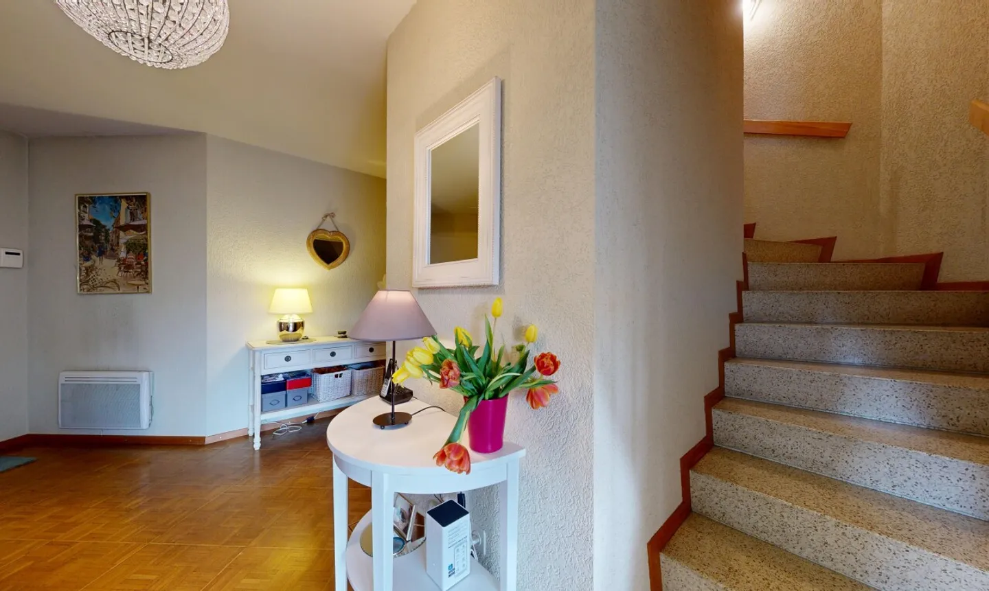 Magnificent family villa with pool and large garden - Photo 10 of 11