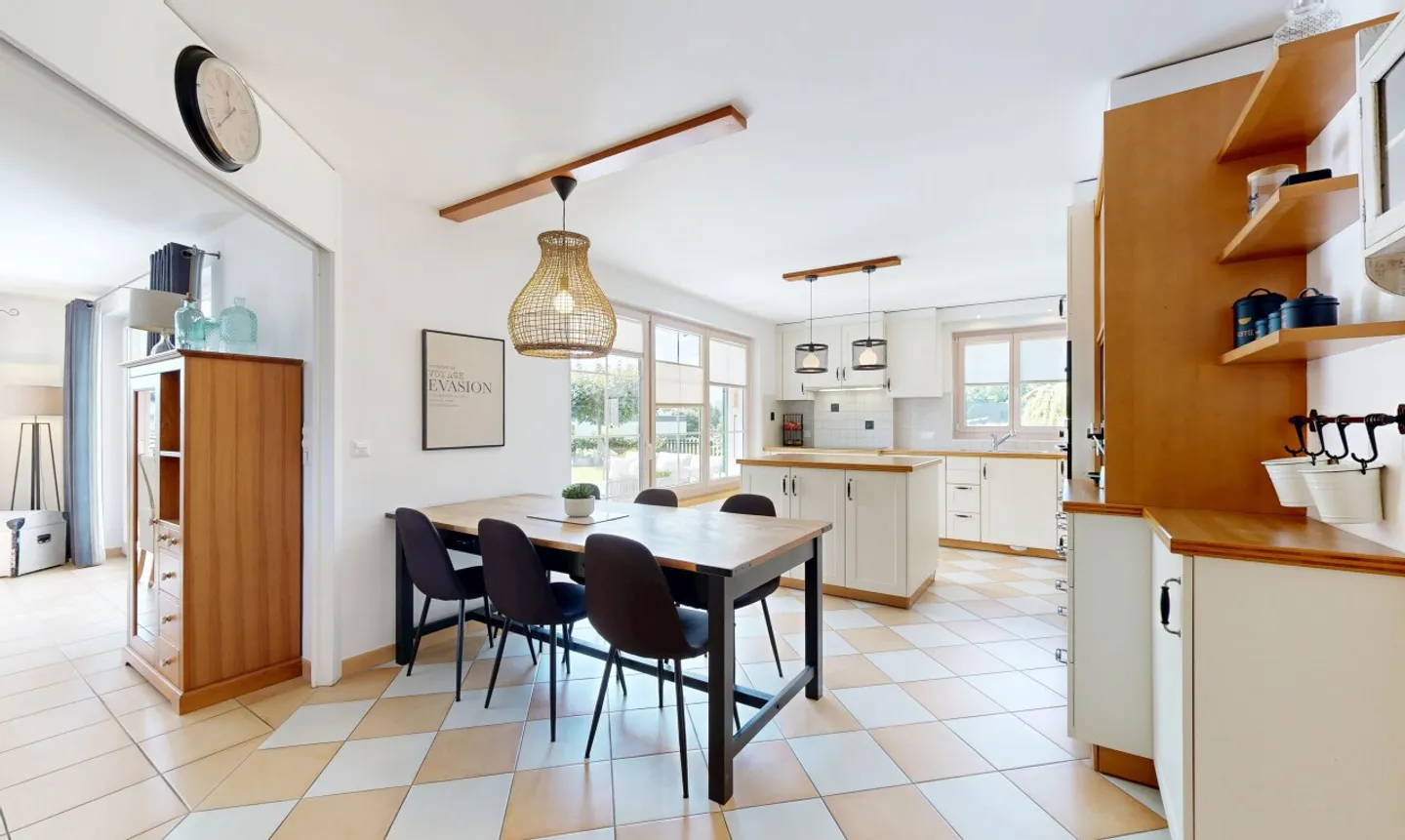 Magnifica casa di 6,5 stanze a Thielle - Foto 7 di 13