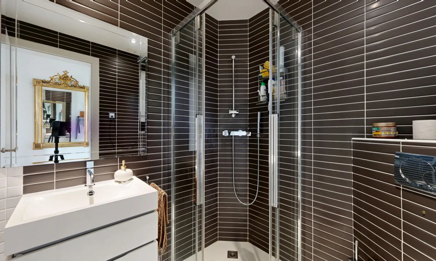 Villa contemporanea eccezionale con piscina e vista sul lago di Neuchâtel - Foto 8 di 11