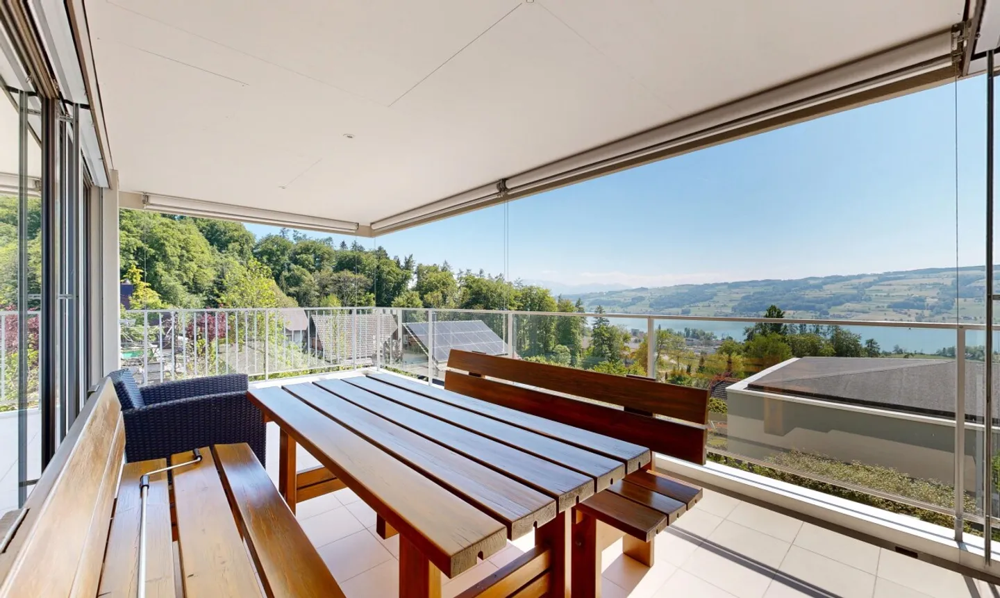 Modernes Einfamilienhaus mit Seesicht, Terrasse &amp; viel Komfort - Photo 2 sur 13