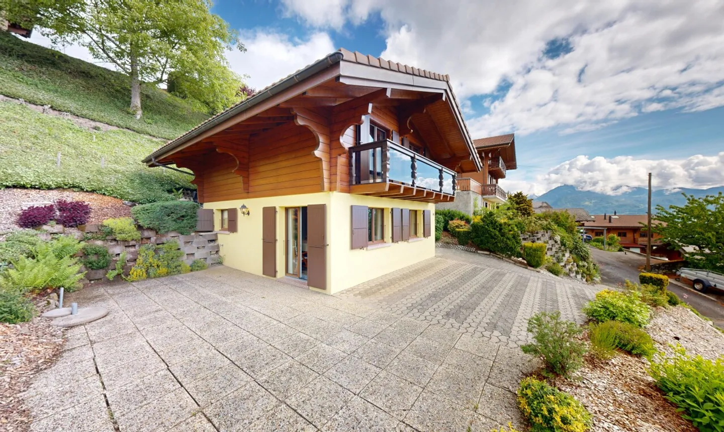 Exklusiv: charmantes 3-Zimmer-Chalet in ausgezeichnetem Zustand - Foto 1 von 11