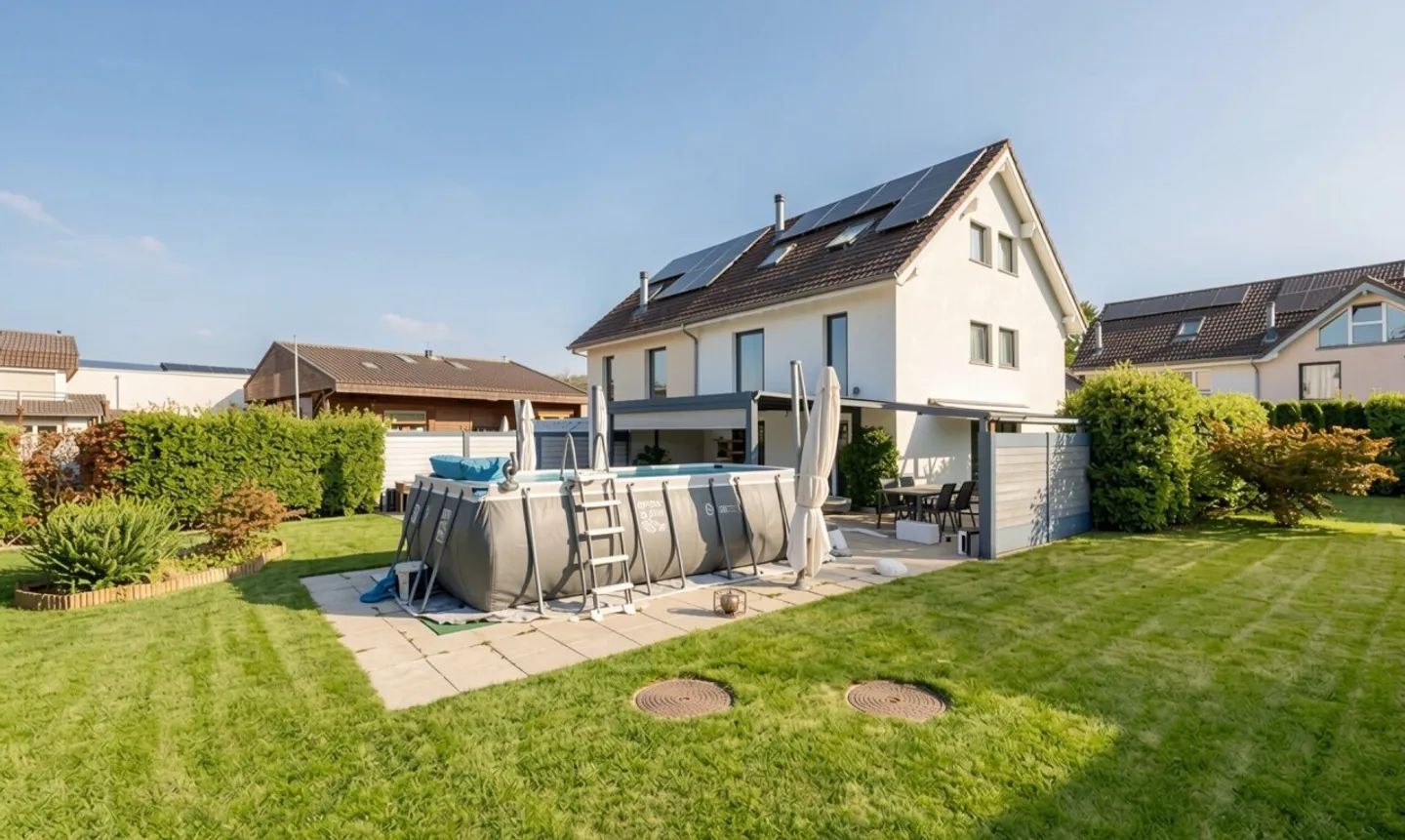Magnificent villa with garden in Goumoens-la-Ville - Photo 2 of 11