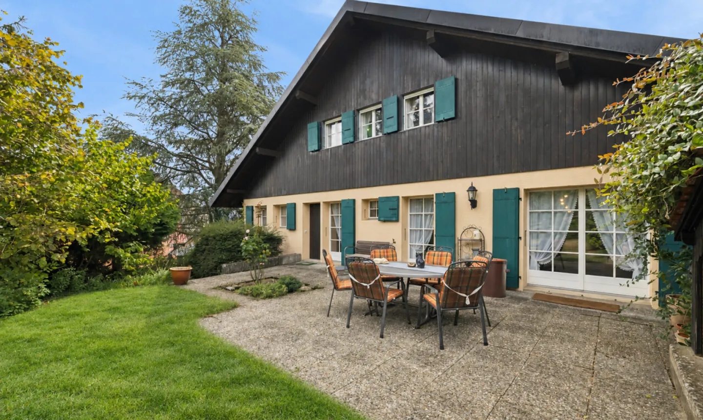 Character villa 4.5 rooms, with peaceful and wooded garden - Photo 1 of 11