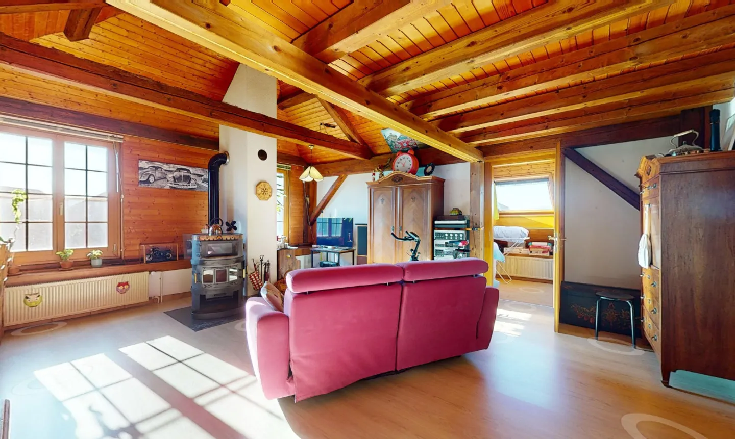 Wohnung + unabhängiges Büro in Ursins! - Foto 2 von 13