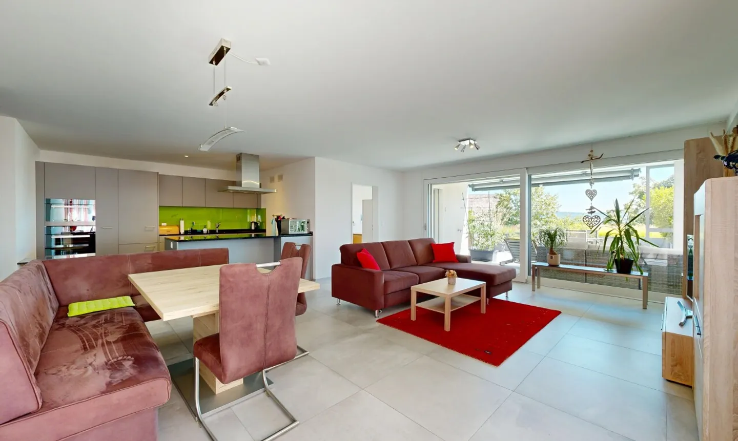 Exclusive 4.5-room terrace apartment with generous outdoor area - Photo 2 of 11