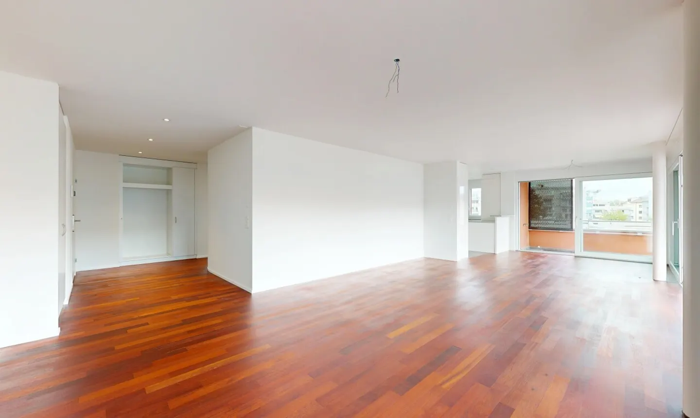 Light, Space & Living Comfort – Spacious 4.5-Room Apartment - Photo 1 of 11