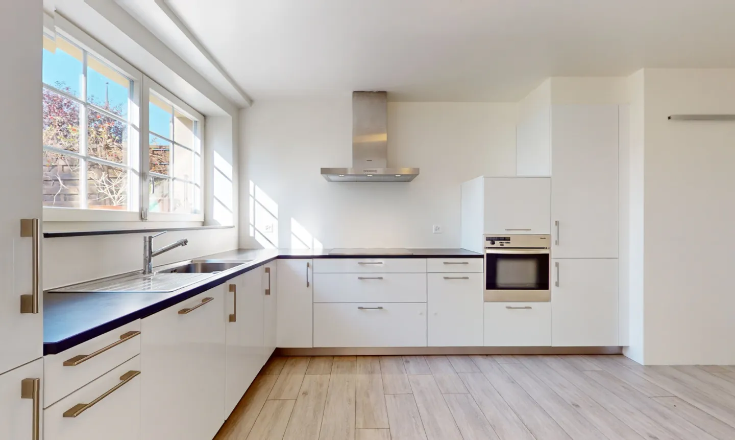 Duplex with garden, huge cellar and 2 covered parking spaces - Photo 1 of 11