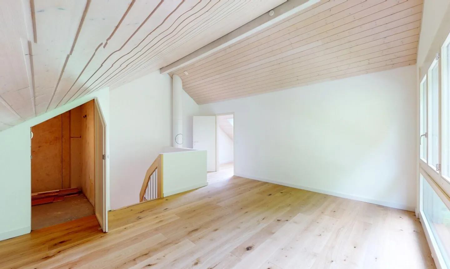 Casa a schiera attraente di 6,5 stanze - Foto 9 di 11