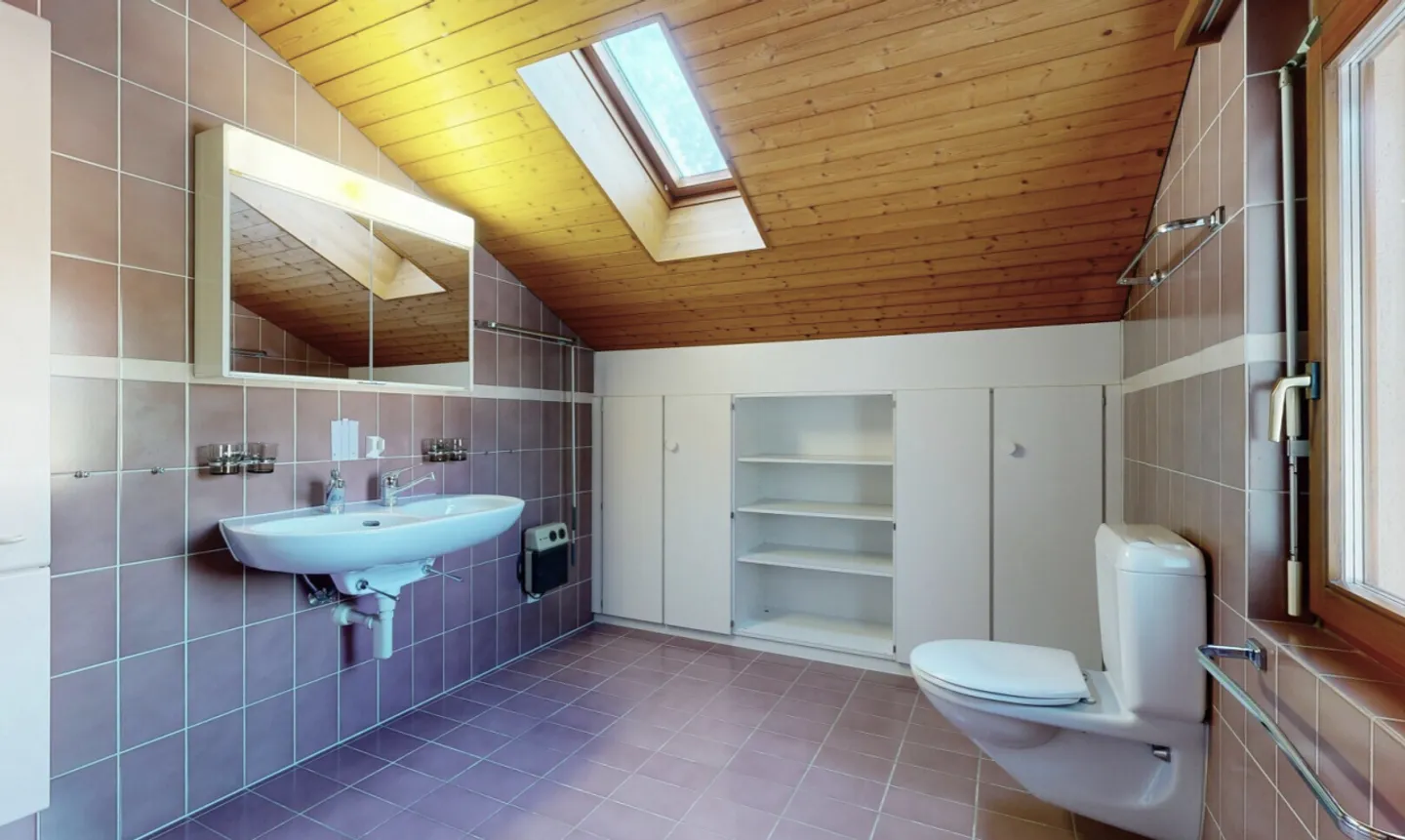 Large Family House with Garden, Conservatory and Lots of Potential - Photo 9 of 11