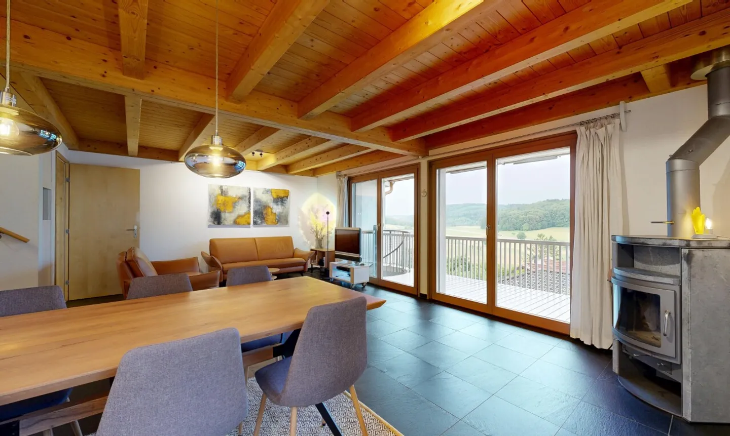 Family-friendly corner terraced house with garden and unobstructed views - Photo 2 of 11