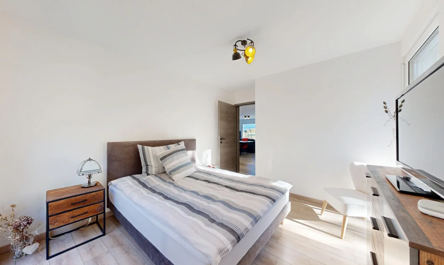 Elegante appartamento di 4,5 stanze, luce e vista mozzafiato - Foto 8 di 11