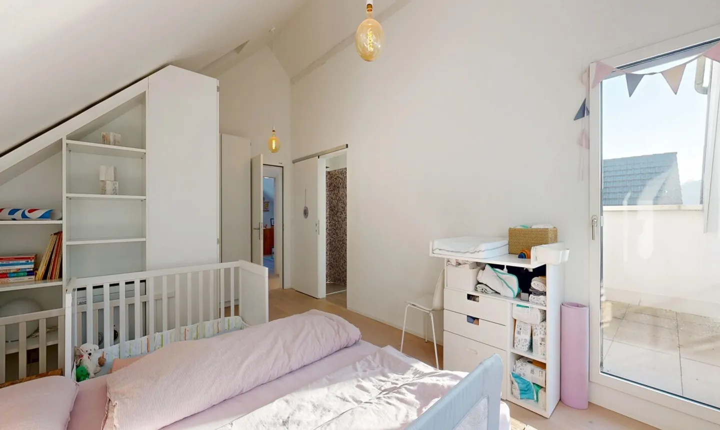 Newly built single-family home with sauna, garden, and high-quality finish - Photo 10 of 11