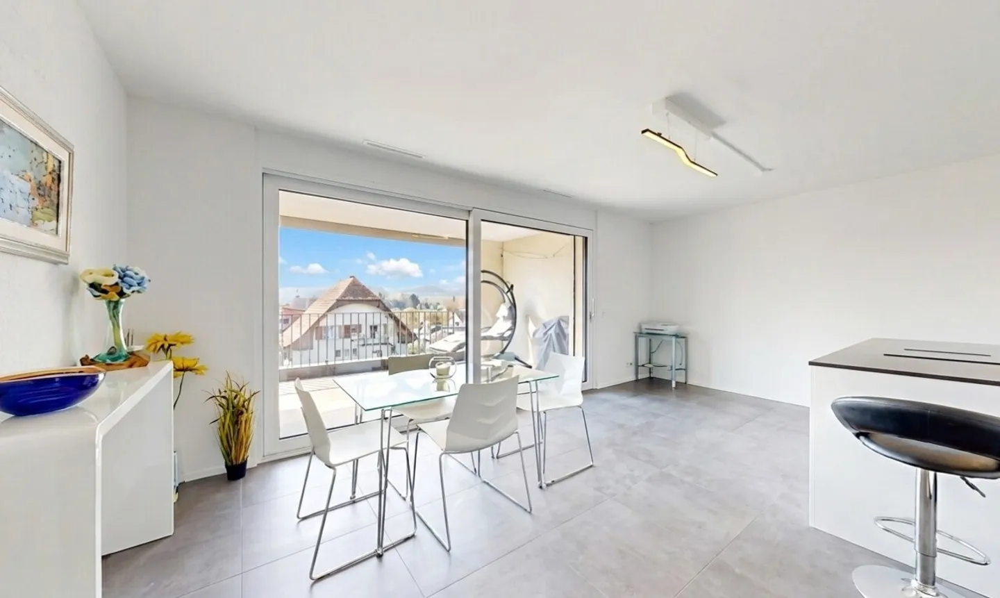 Appartamento Contemporaneo con Balcone - Foto 3 di 11