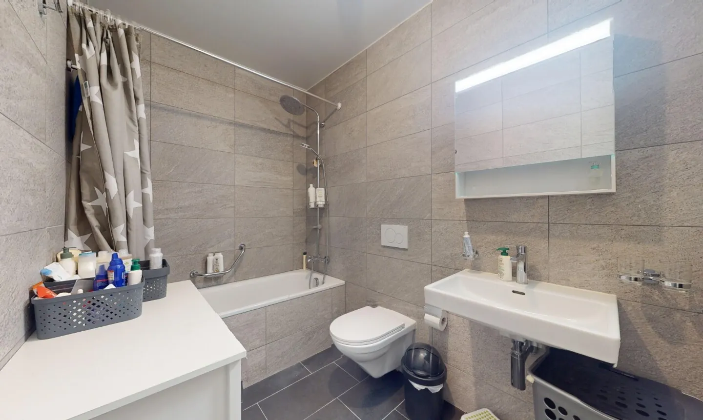 Bellissimo appartamento di 4,5 locali idealmente situato - Foto 11 di 13