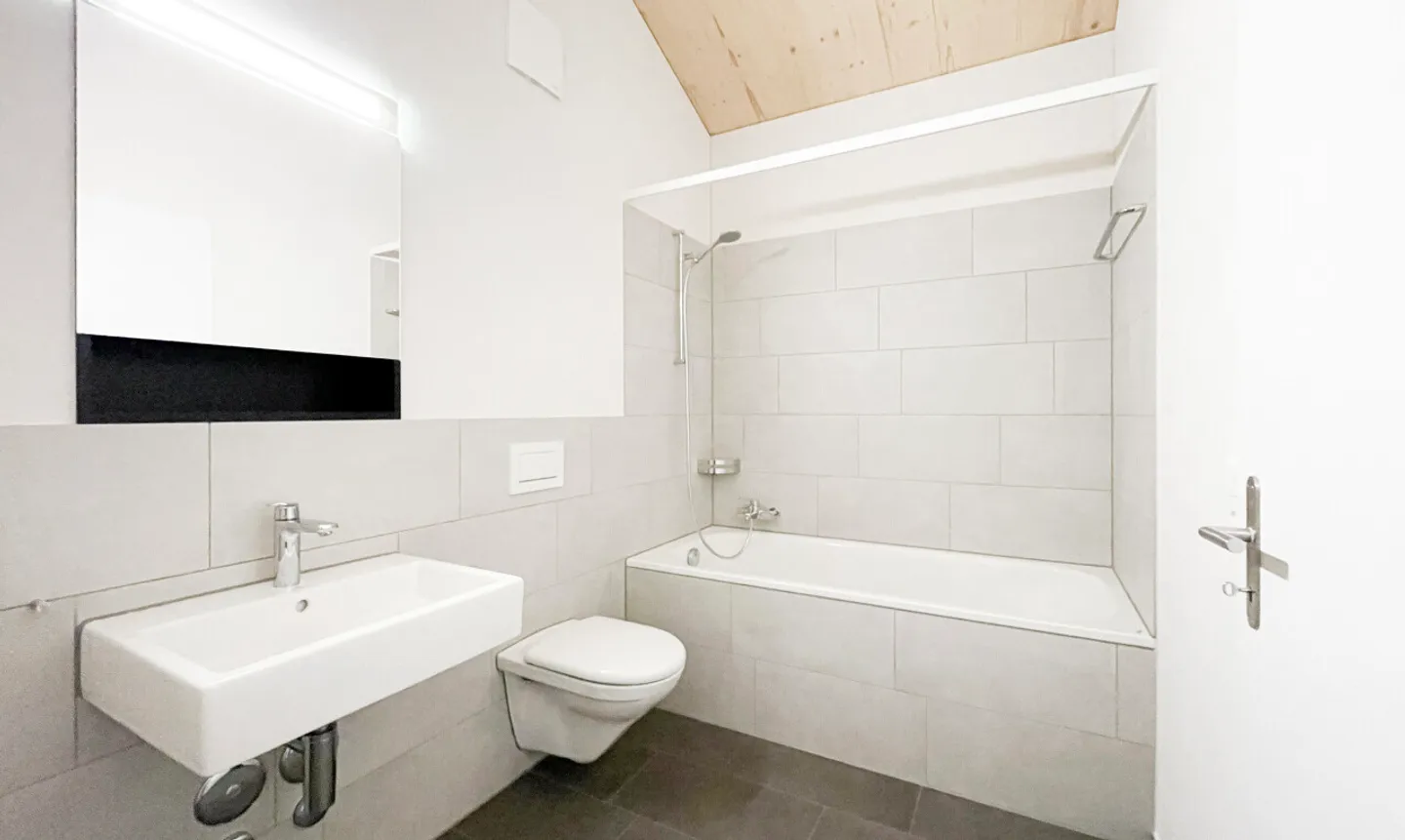 Penthouse apartment with a view – Living in the idyllic Spiringen - Photo 9 of 11