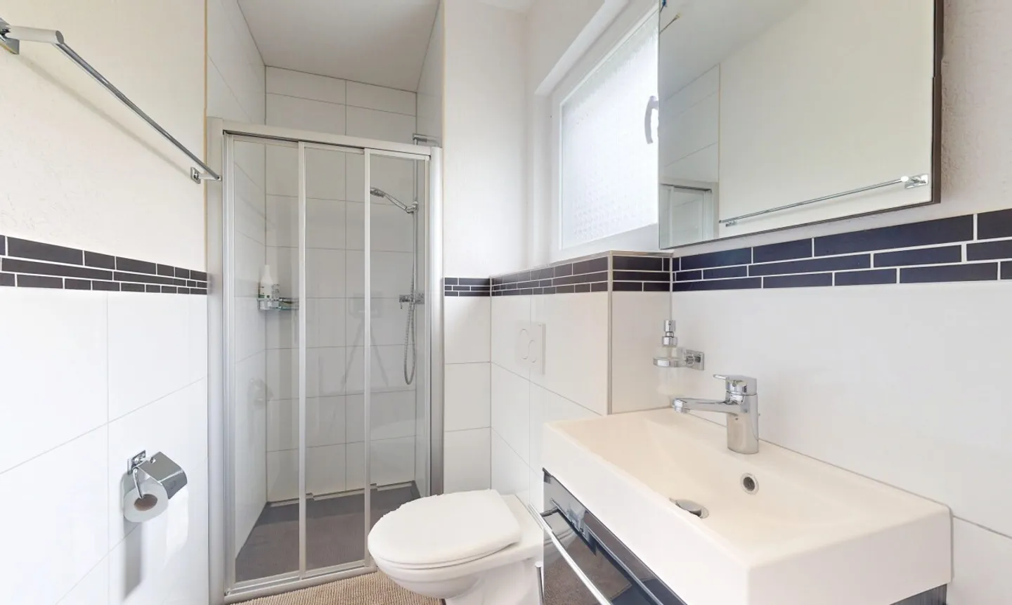 Maison lumineuse de 6,5 pièces dans un emplacement calme avec beaucoup d'espace - Photo 10 sur 11