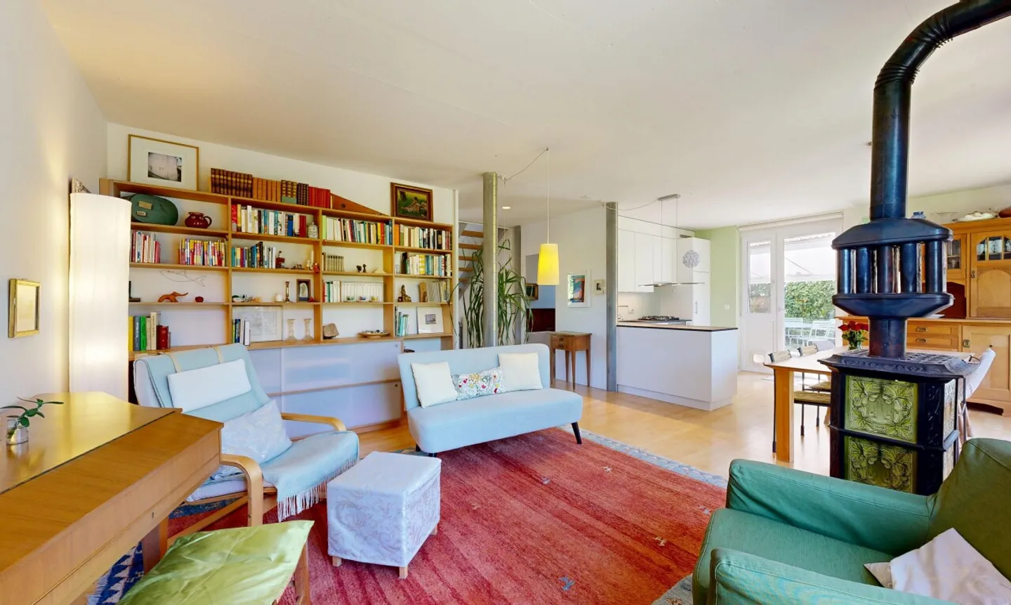 7.5-Room Corner House in Rüfenach: Plenty of Space for Family and Home Office - Photo 3 of 11