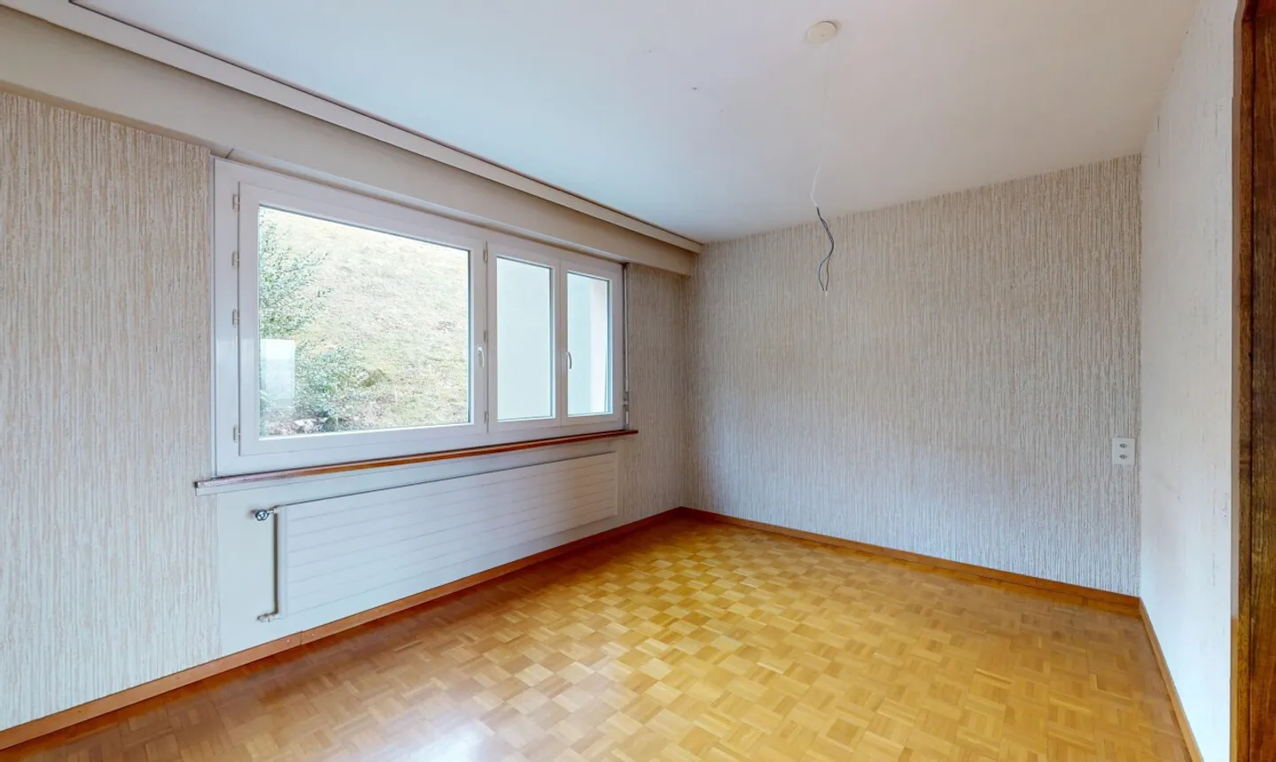 Bright 4-room apartment in the heights of the city with balcony + garage - Photo 4 of 13