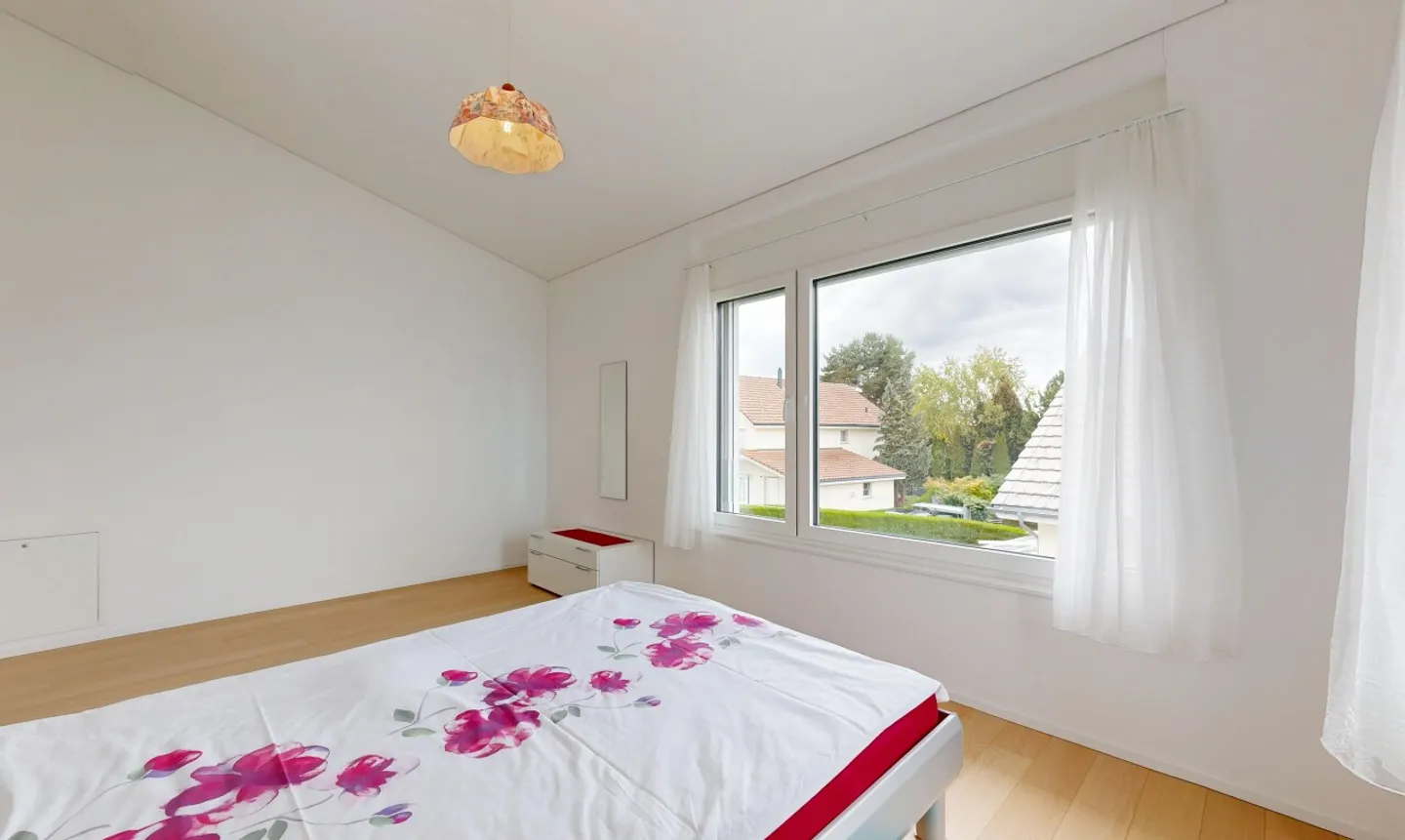 Maison individuelle exclusive, presque neuve de 7,5 pièces avec vue dégagée - Photo 9 sur 11