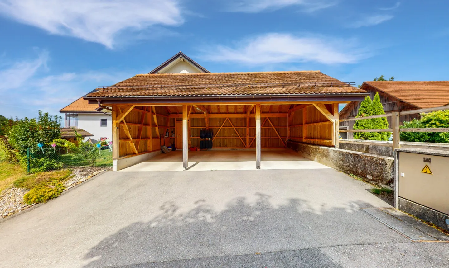 Rare à la vente : Maison familiale avec couvert à voitures ! - Photo 12 sur 13