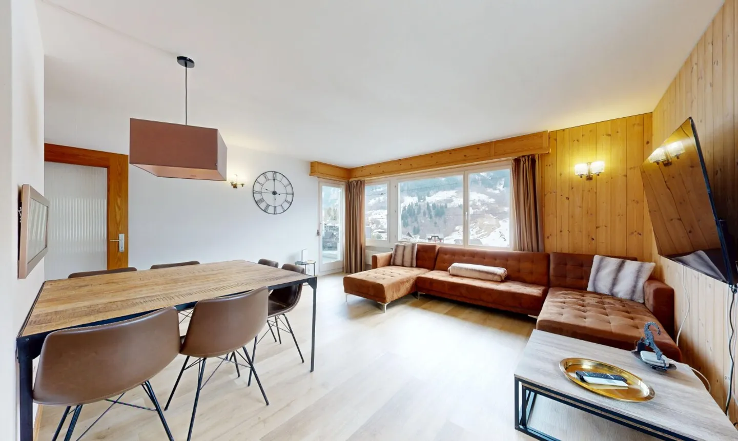 Yield property: Multi-family house with 5 units in Disentis - Photo 2 of 11