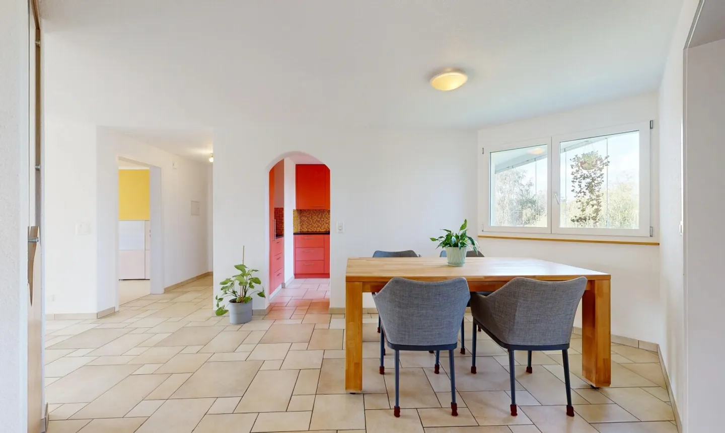 Grosszügige 5.5-Zimmerwohnung mit 2 Balkonen und Lift - Photo 5 of 11