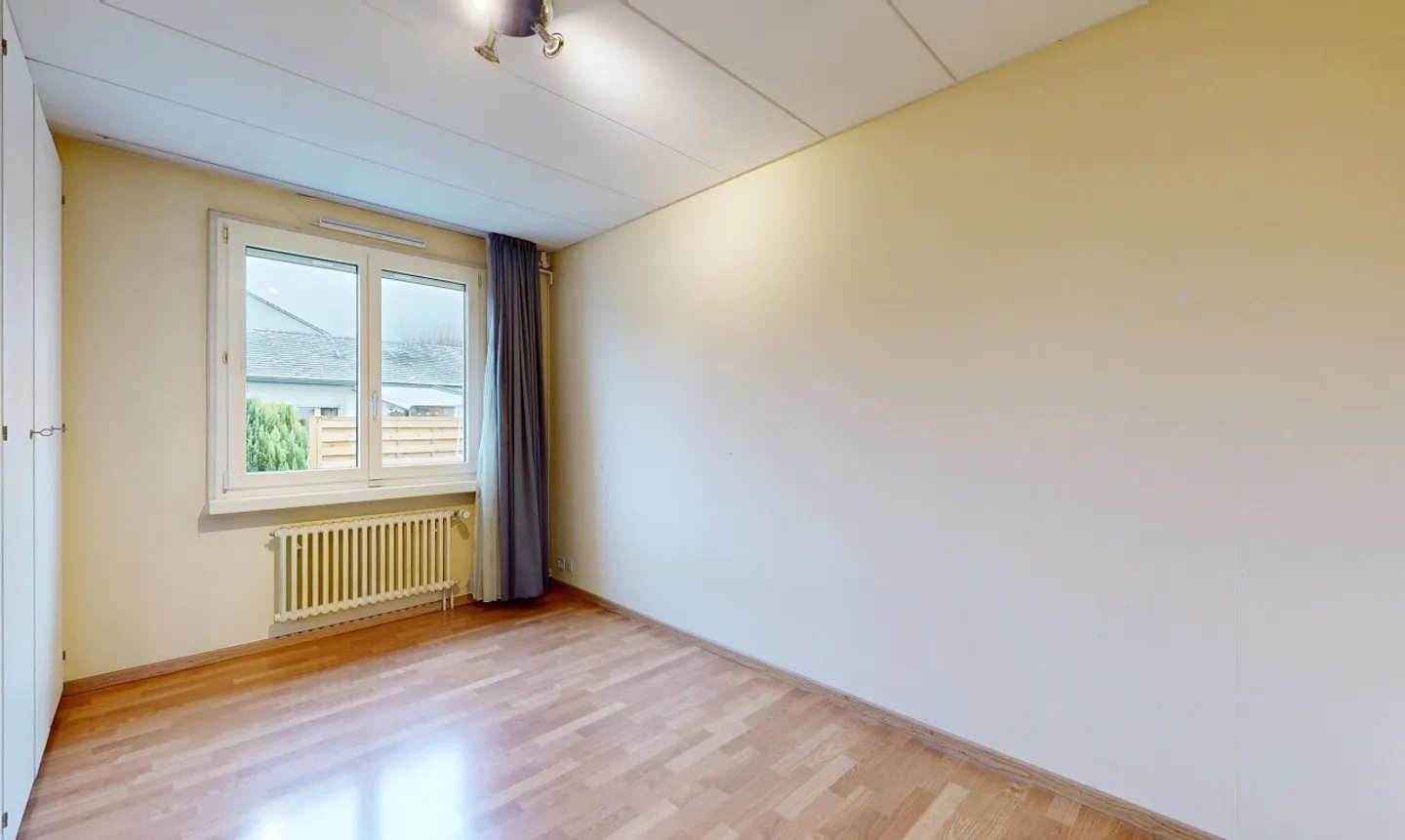 Charmantes 4.5 Zimmer Einfamilienhaus mit grossem Garten inkl. Teich - Foto 7 di 11