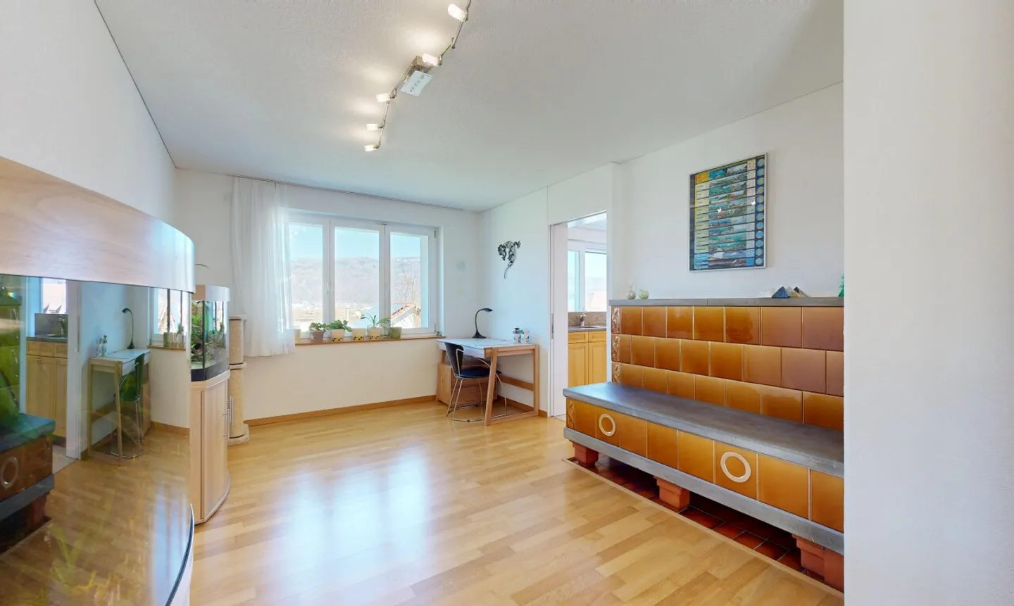 5-Room House with Scenic Views - Photo 4 of 11