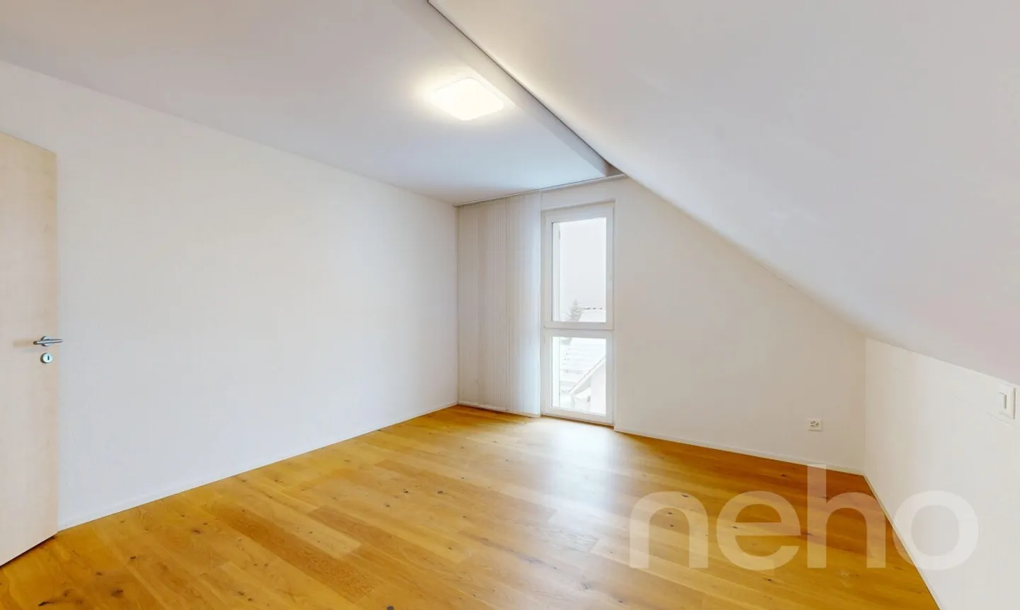 Attico luminoso di 4,5 stanze a Weiningen - Foto 8 di 11