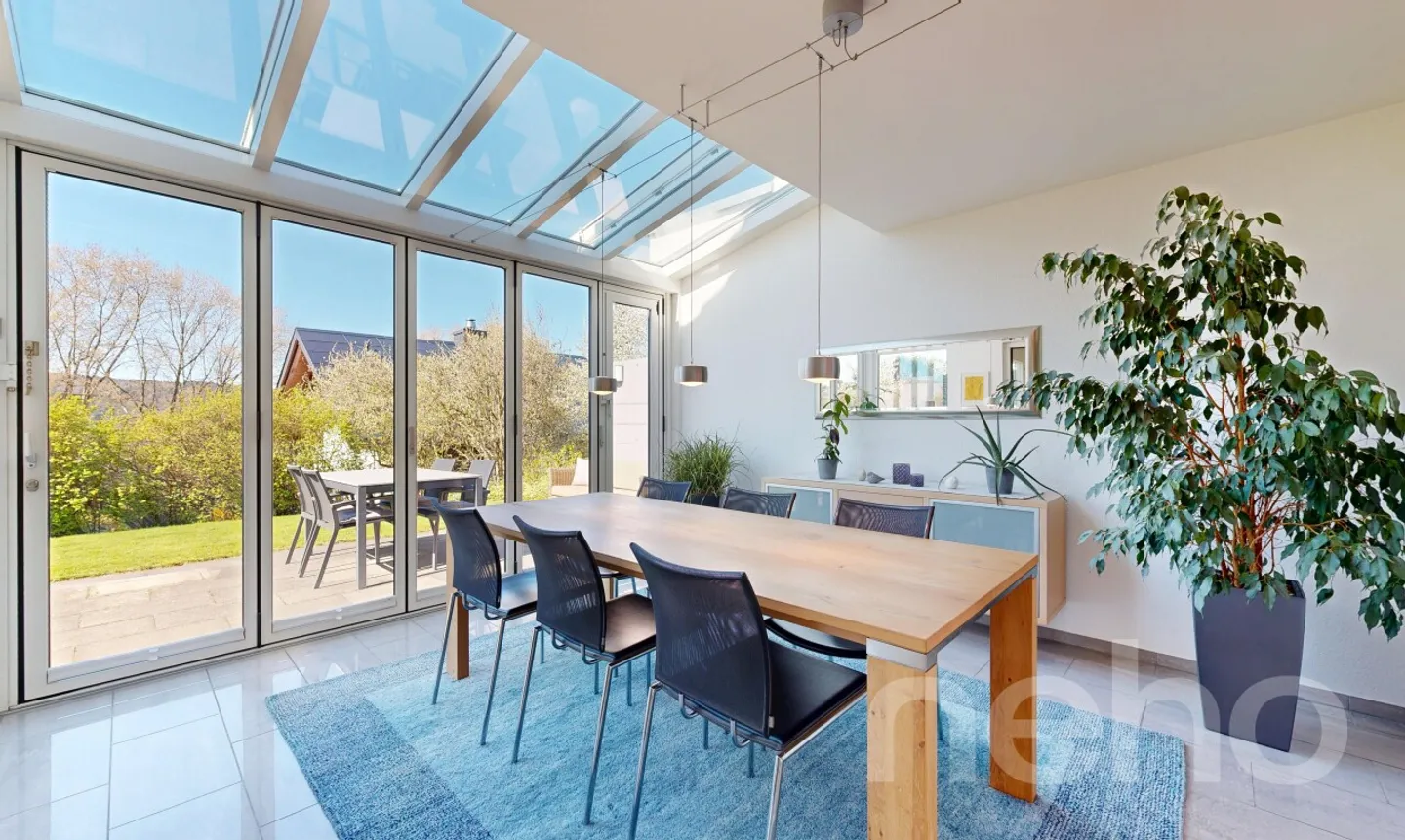 Maison jumelée lumineuse dans un emplacement élevé - Photo 1 sur 11