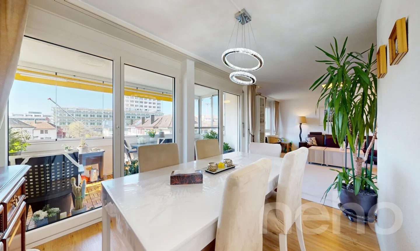 Vie centrale avec équipements modernes et loggia - Photo 4 sur 13