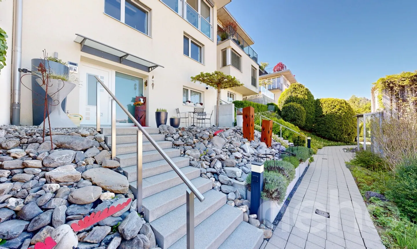 5.5-Room House, a Gem in an Unobstructed Location Above Lake Constance - Photo 2 of 11