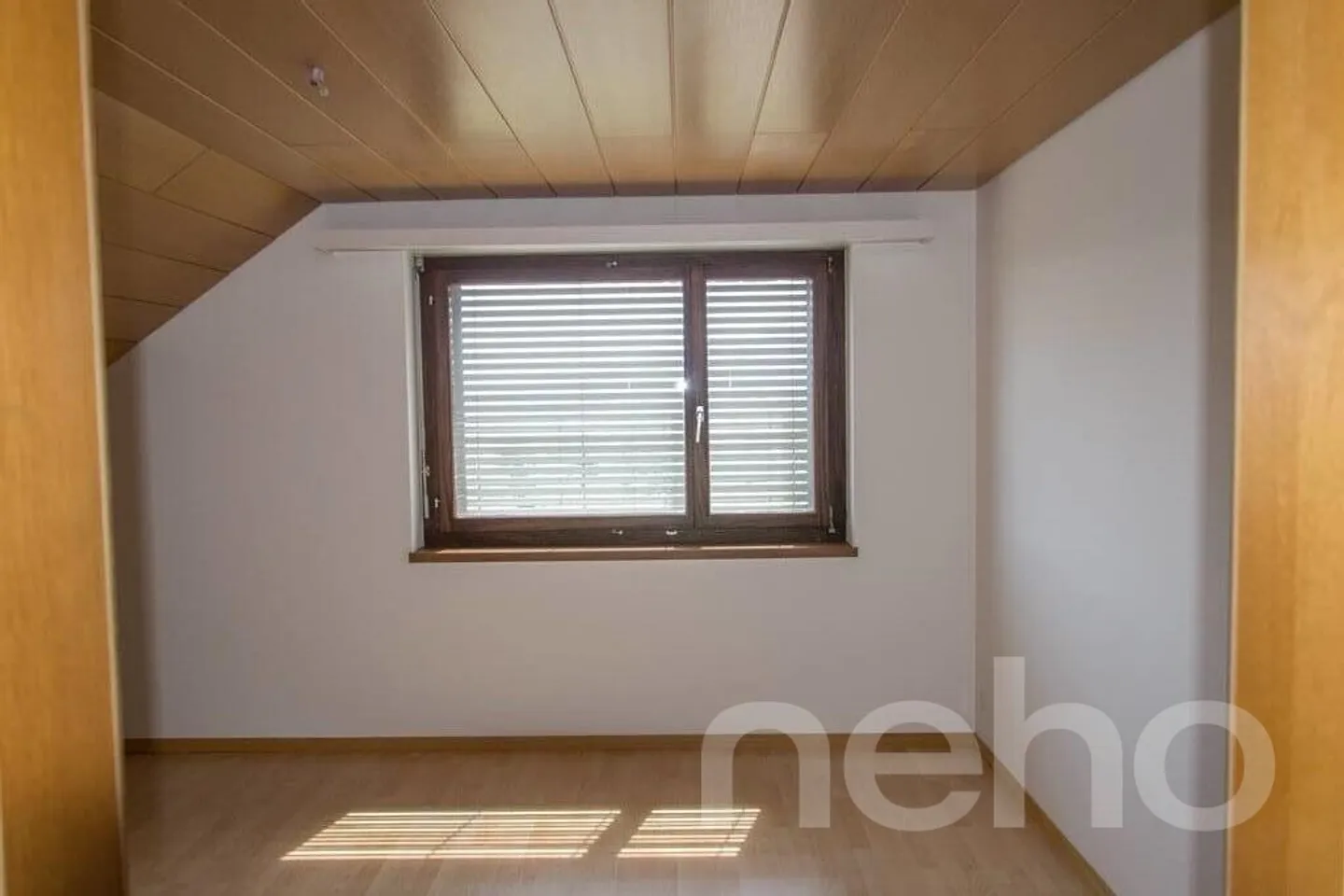 Comfort abitativo sopra i tetti di Mörschwil - Appartamento mansardato di 3,5 locali - Foto 9 di 11