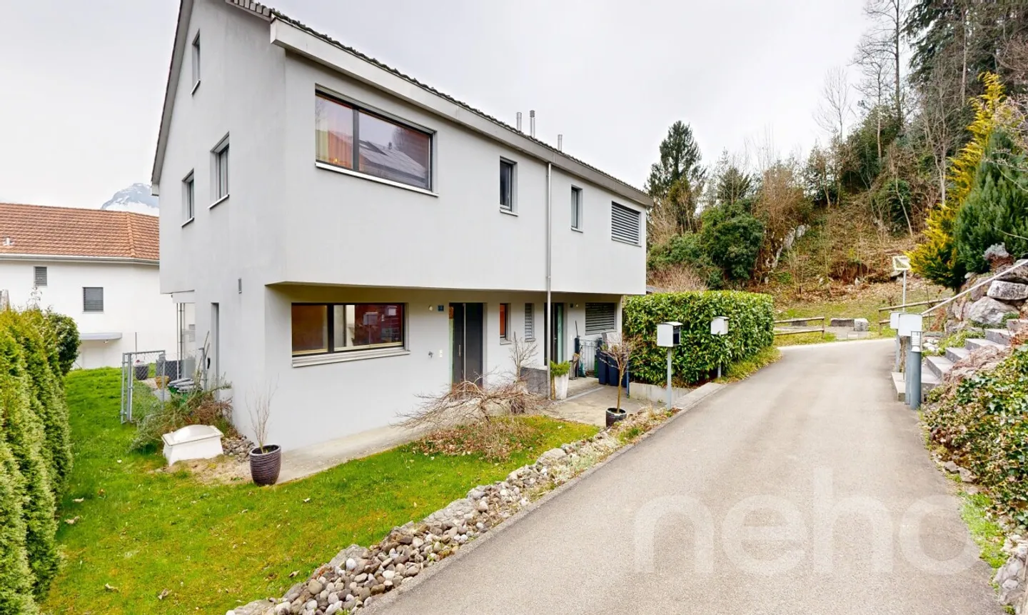 House with garden in a quiet location - Photo 1 of 11