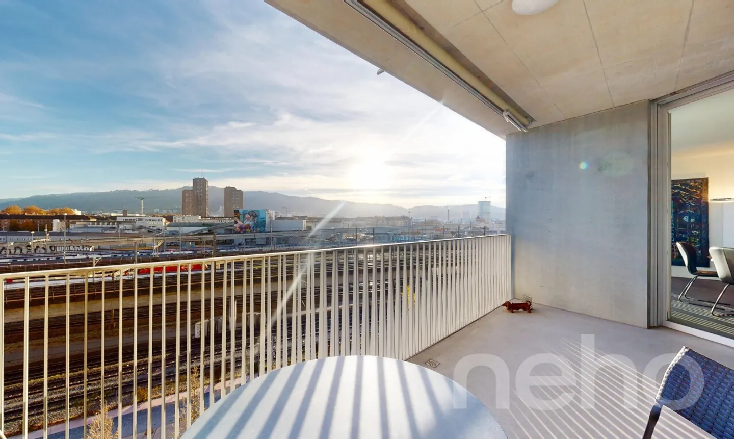 Loft Apartment with Mountain View - Photo 2 of 11